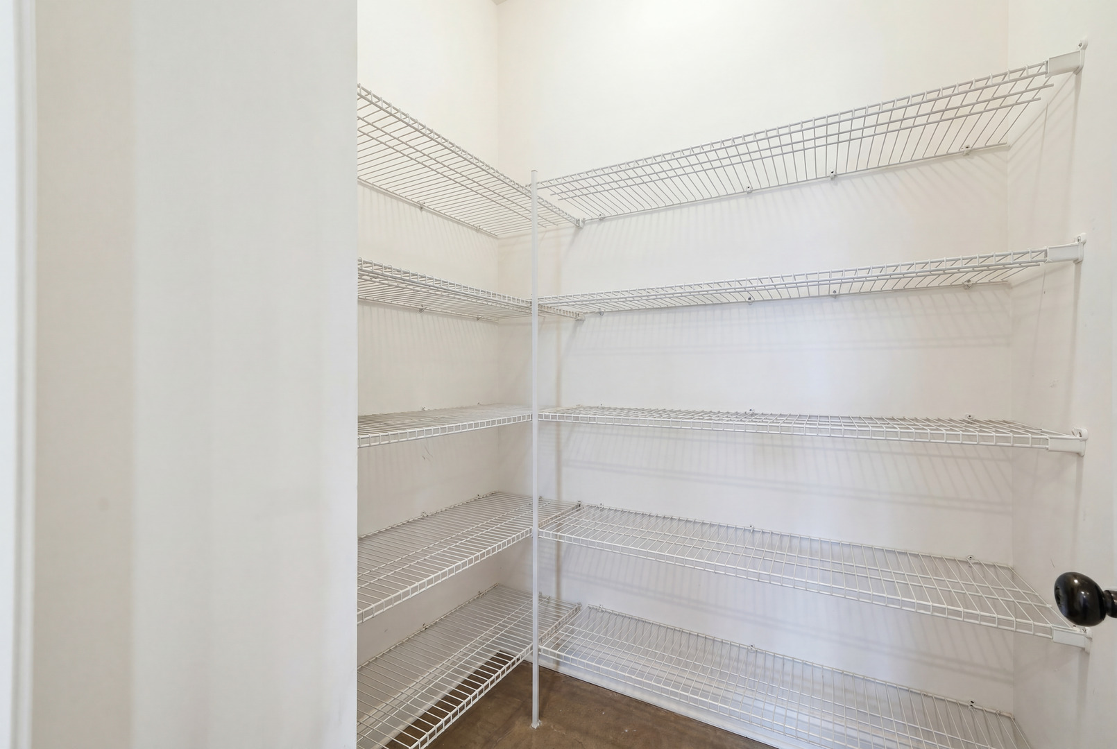 2546 Huntleigh Lane Property Photo 9