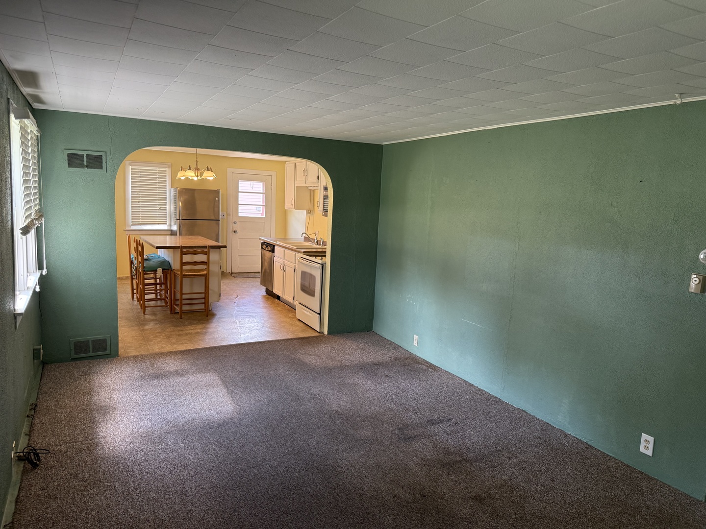 332 N Jones Avenue Property Photo 3