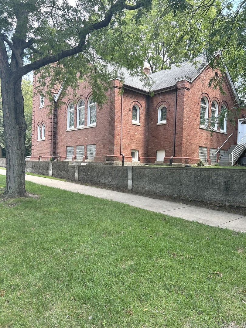 1332 Davis Street Property Photo 5