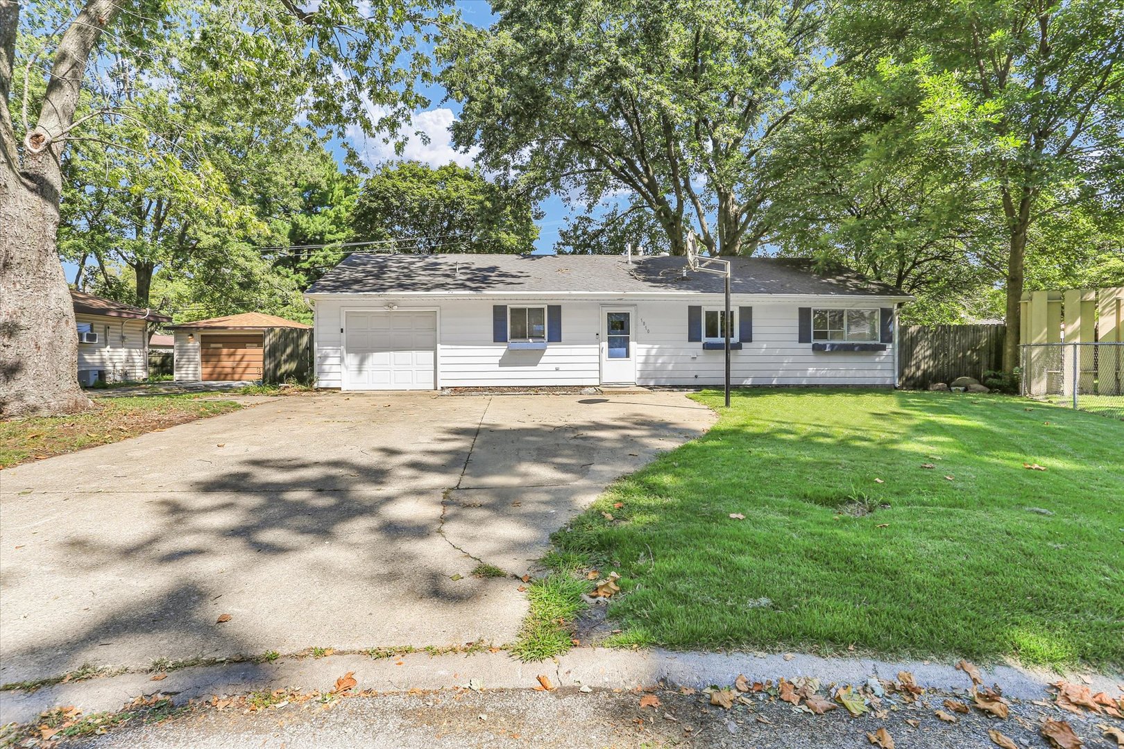 1810 Greendale Drive Property Photo 1