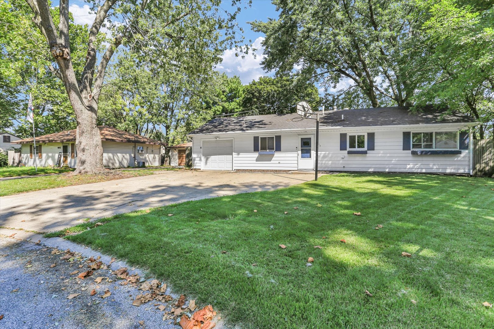 1810 Greendale Drive Property Photo 3