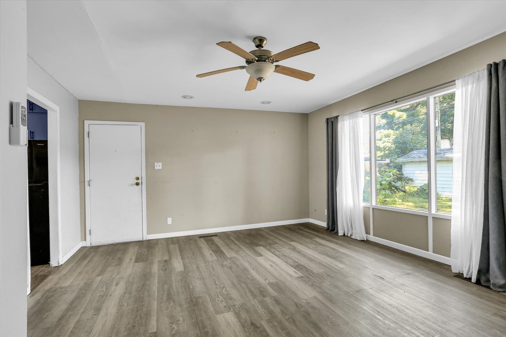 1810 Greendale Drive Property Photo 6