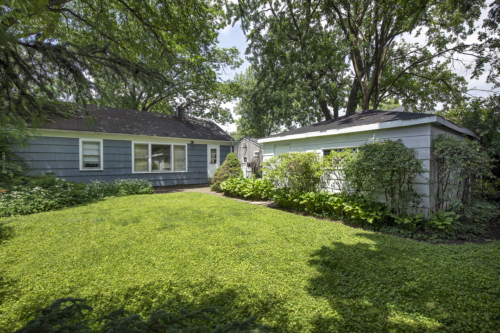 1125 Greenbriar Lane Property Photo 4