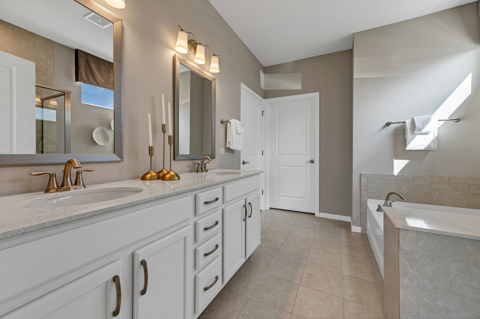2834 Summer Court Property Photo 11