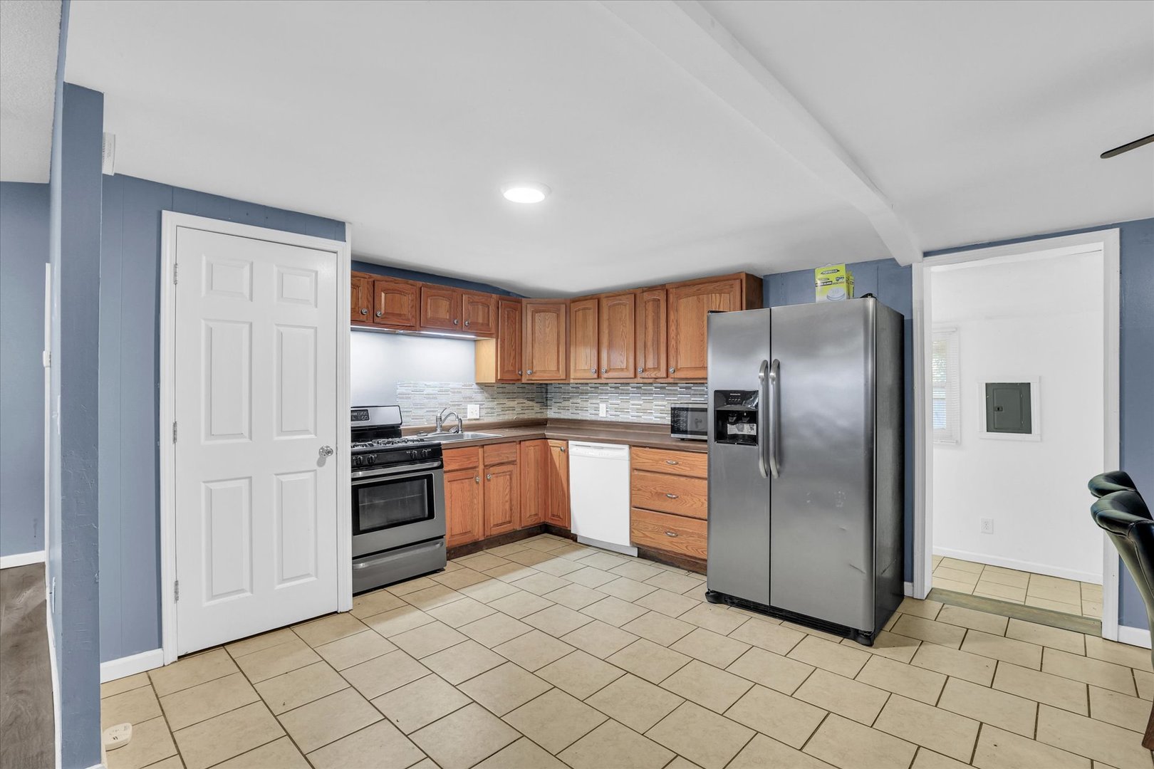 1003 S Pleasantview Property Photo 2
