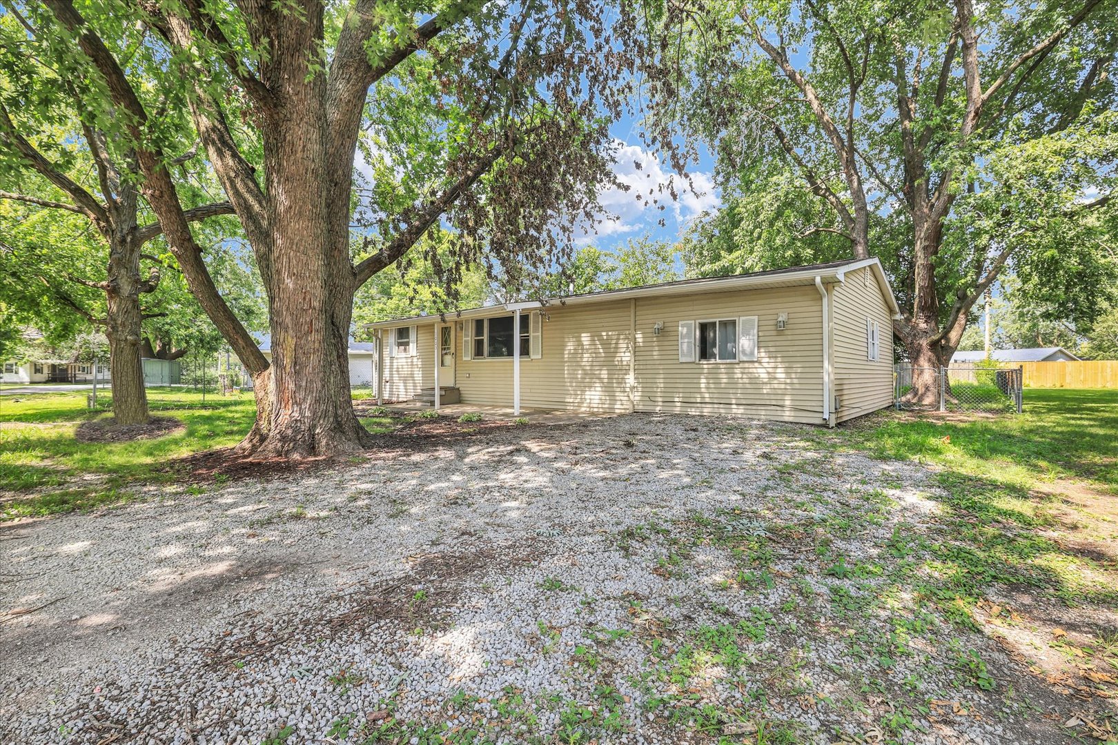 1003 S Pleasantview Property Photo 6