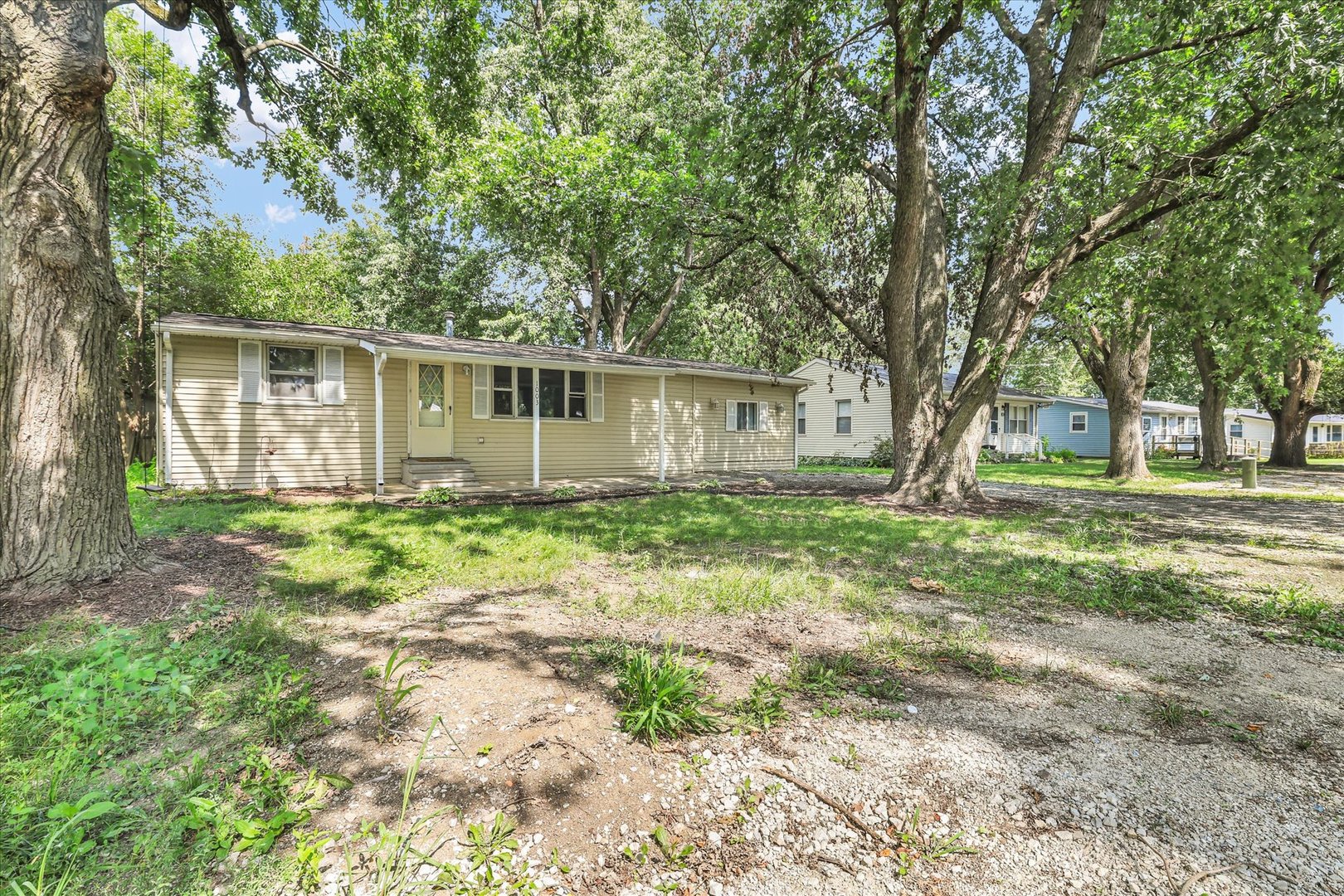 1003 S Pleasantview Property Photo 8