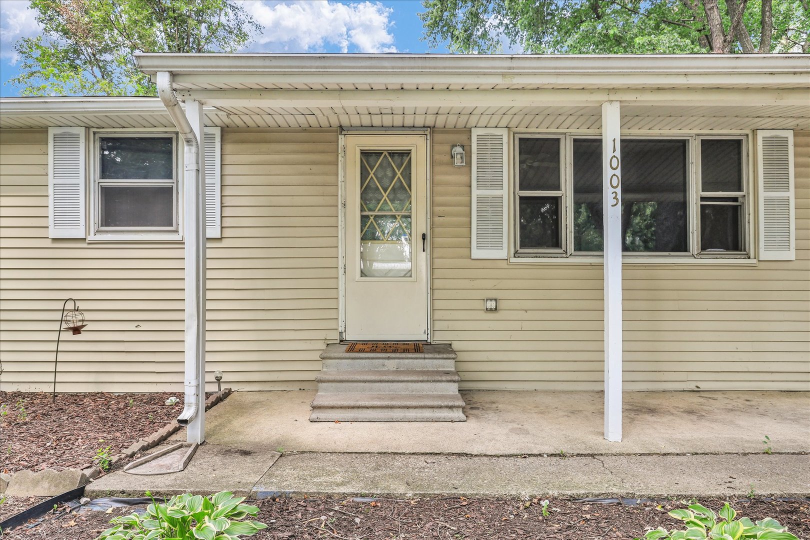 1003 S Pleasantview Property Photo 9