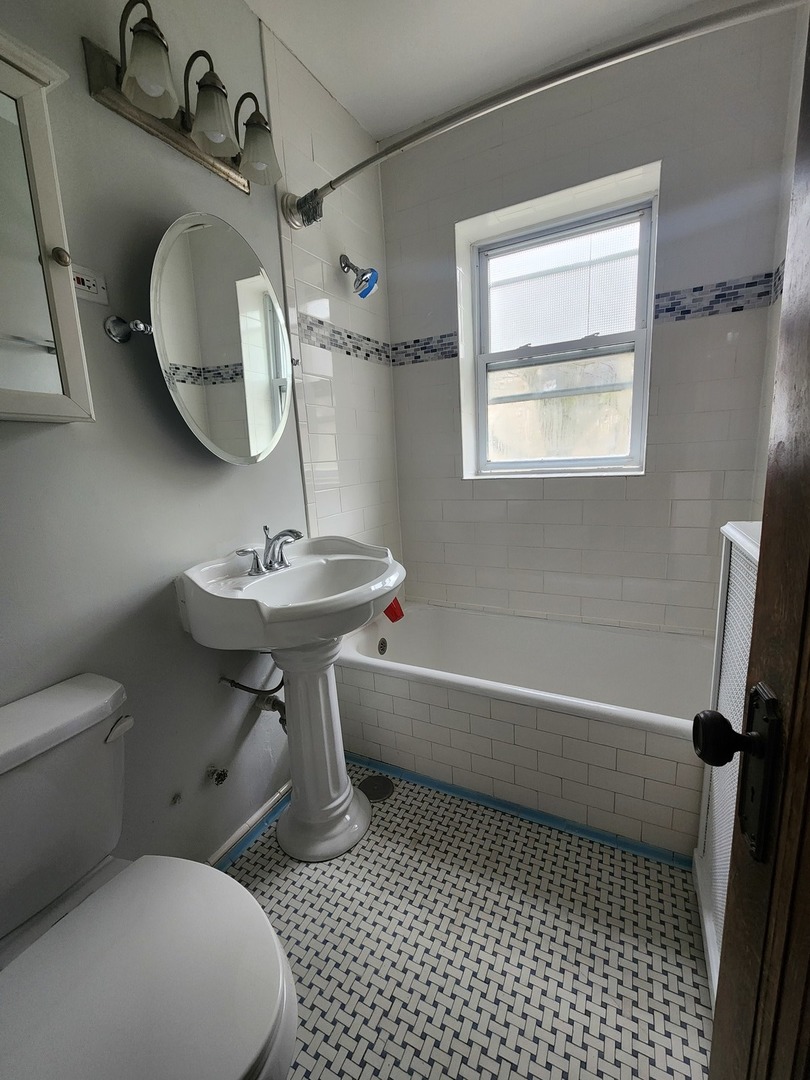 1112 Grove Street 1a Property Photo 10