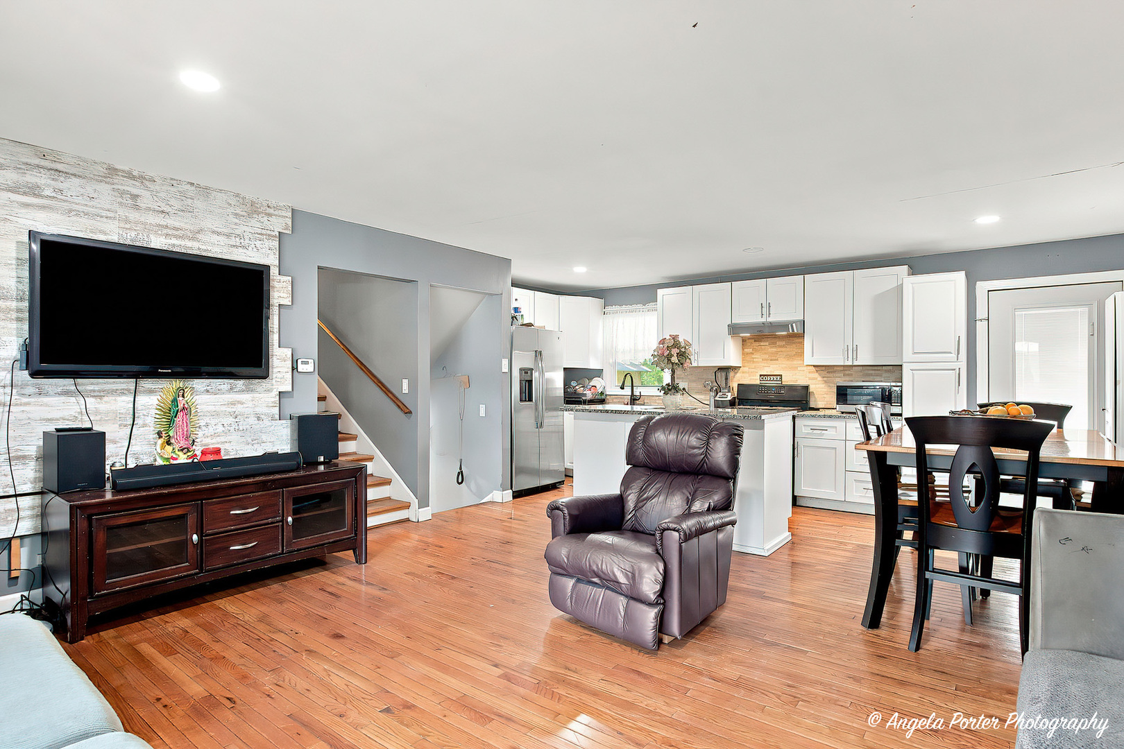 360 Hickory Drive Property Photo 3