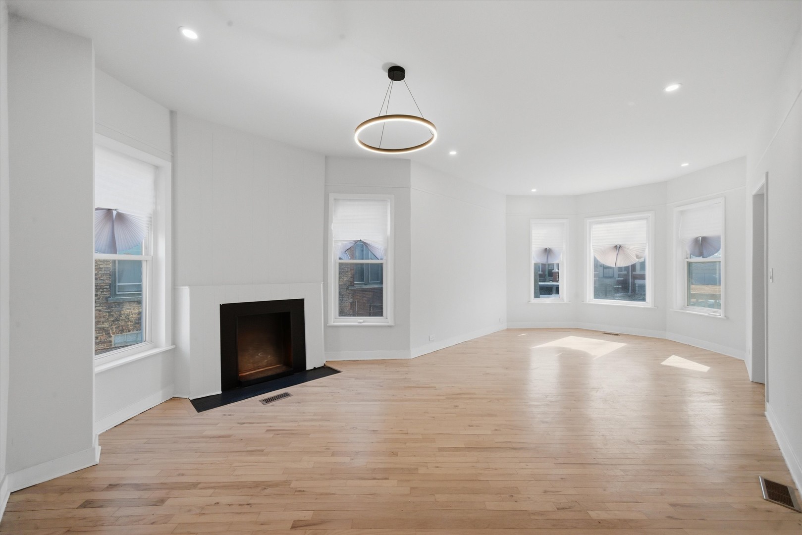 1446 E 71st Place Property Photo 10