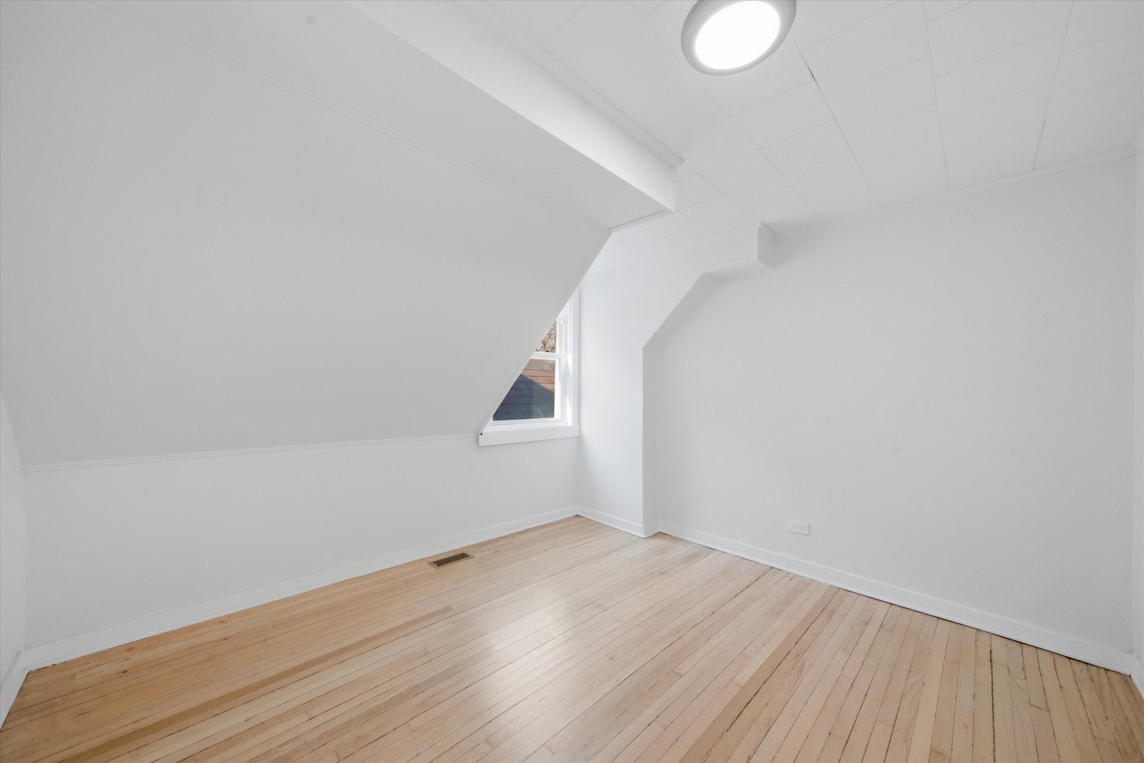 1446 E 71st Place Property Photo 12