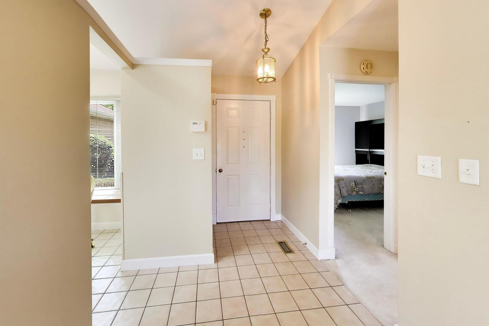 946 W Clearwater Street Property Photo 3