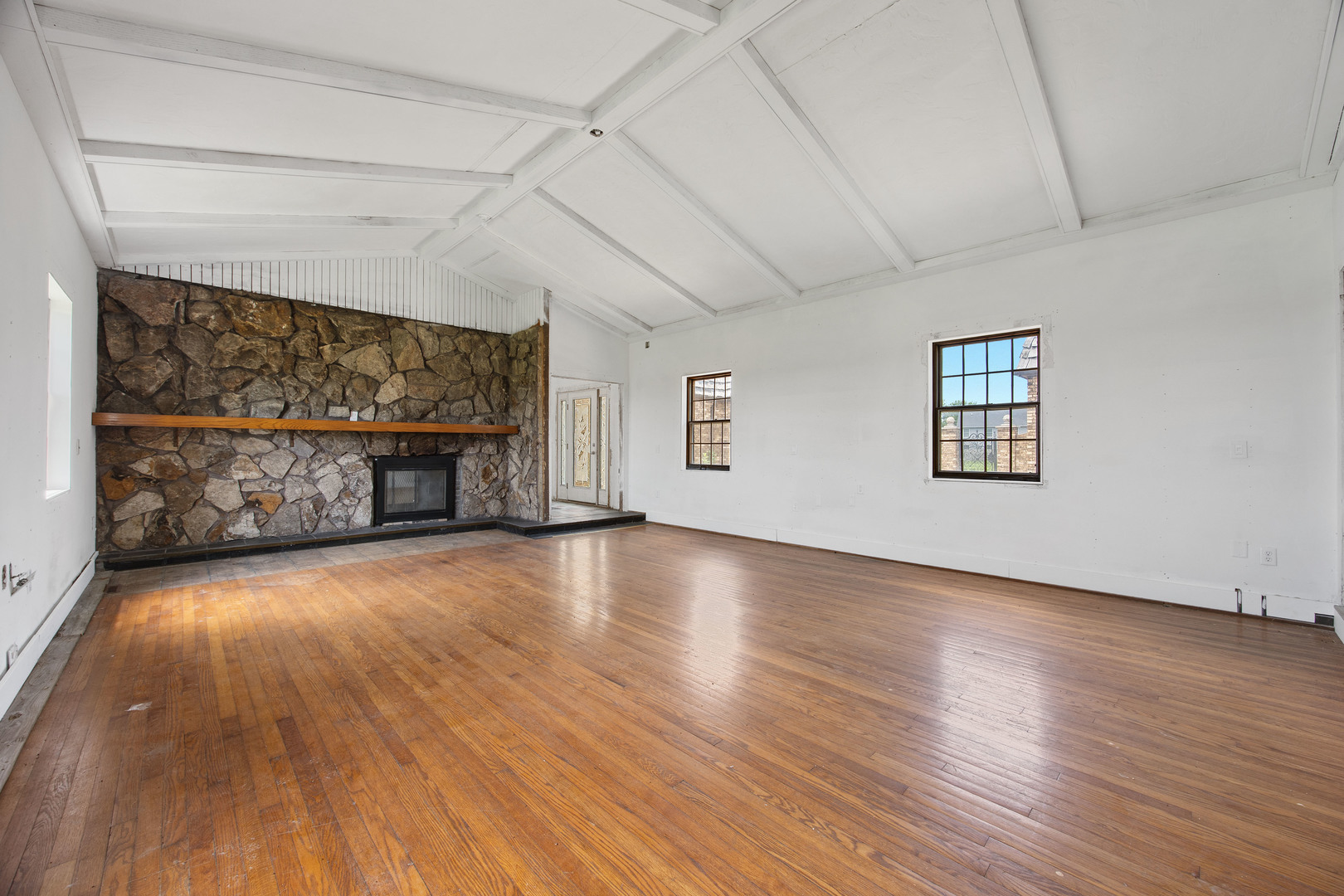 3301 Ireland Grove Road Property Photo 5