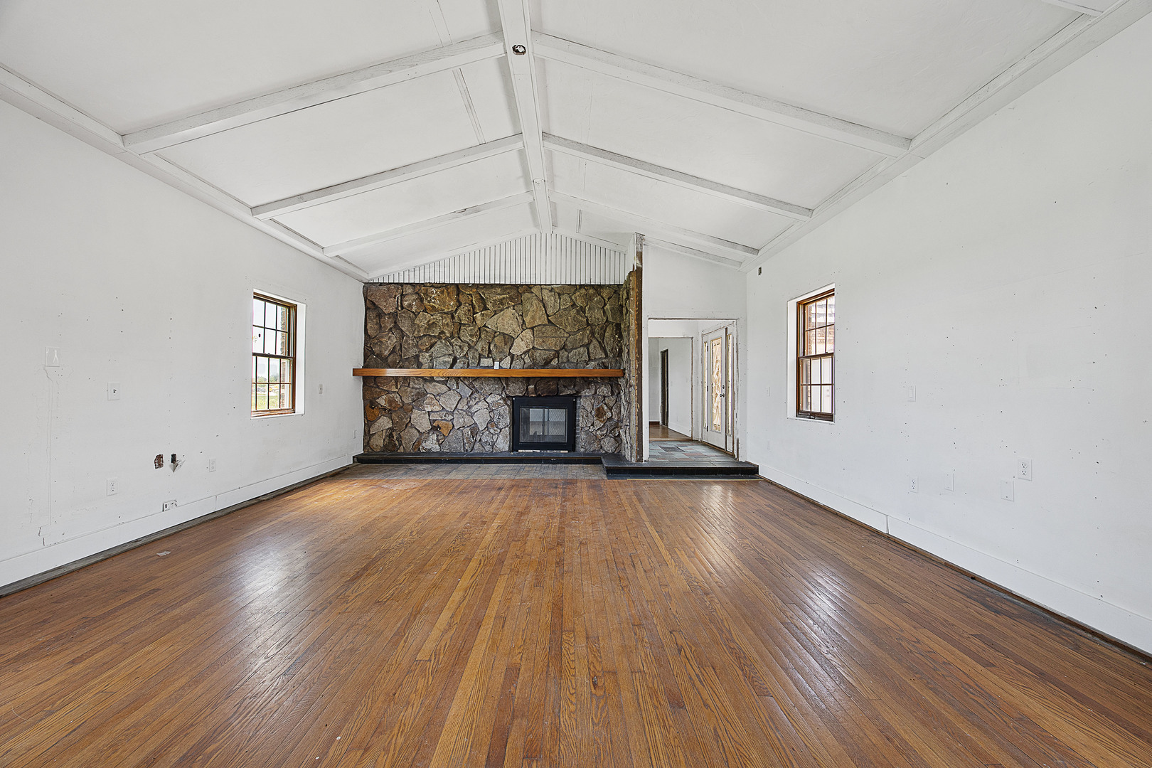 3301 Ireland Grove Road Property Photo 6