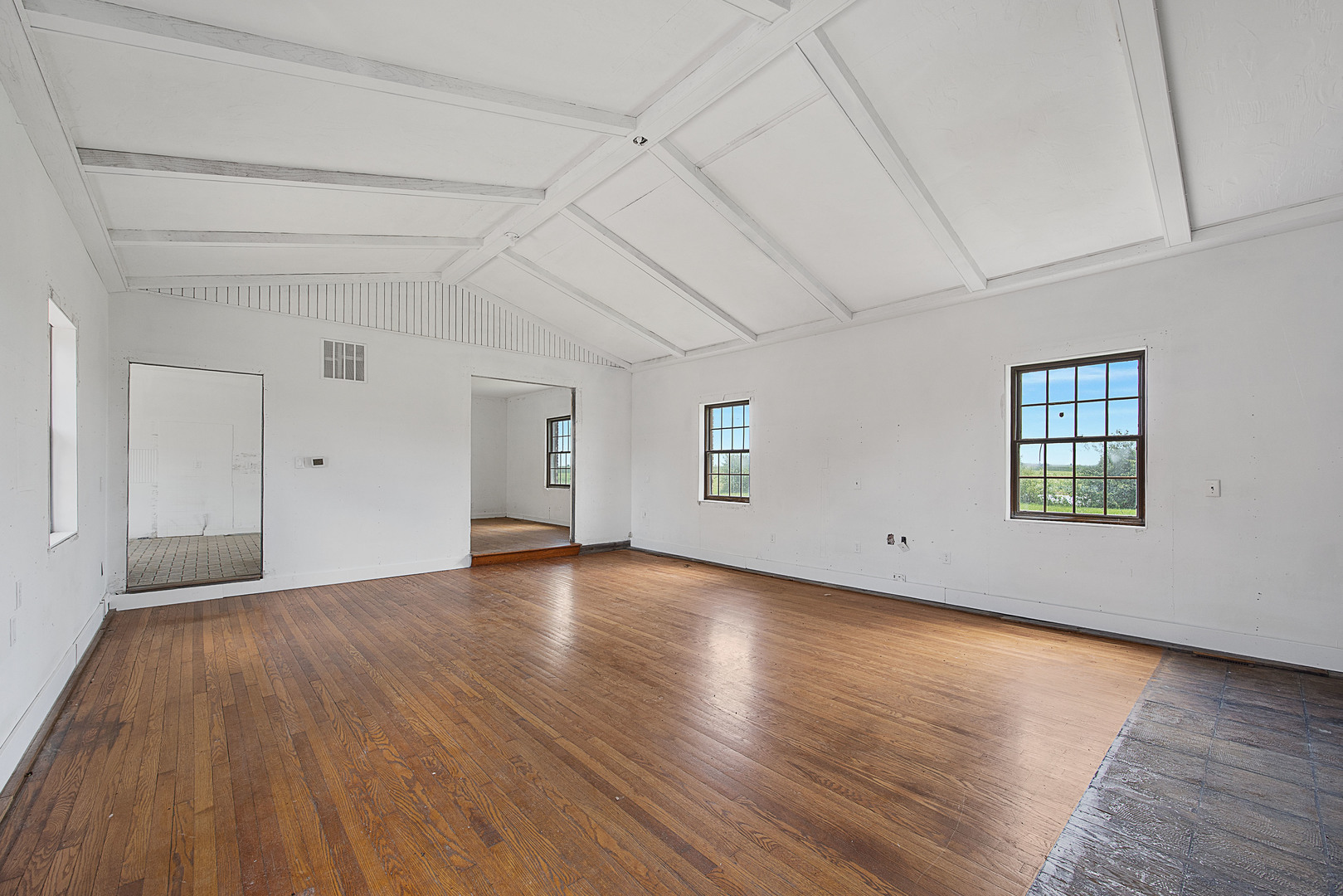 3301 Ireland Grove Road Property Photo 7