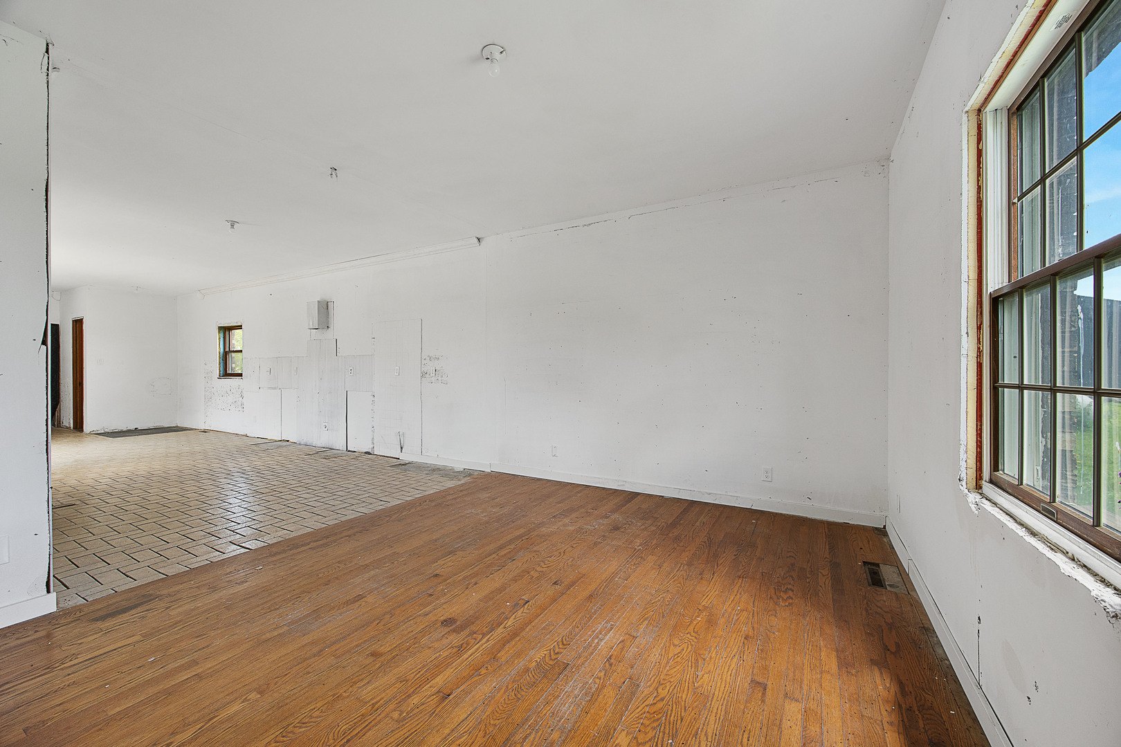 3301 Ireland Grove Road Property Photo 9