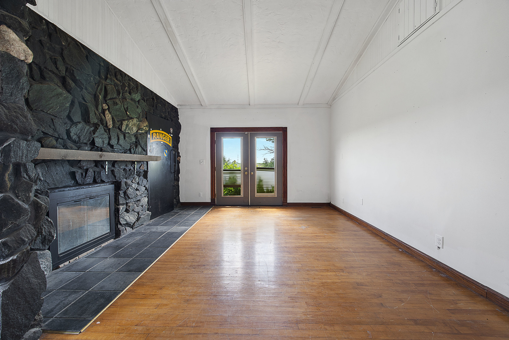 3301 Ireland Grove Road Property Photo 10