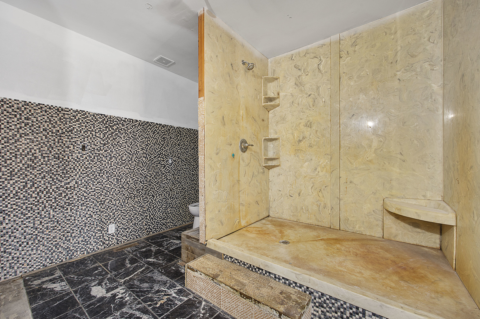 3301 Ireland Grove Road Property Photo 27