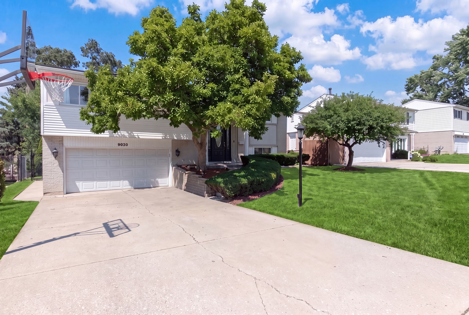 9020 Meadowview Drive Property Photo 2