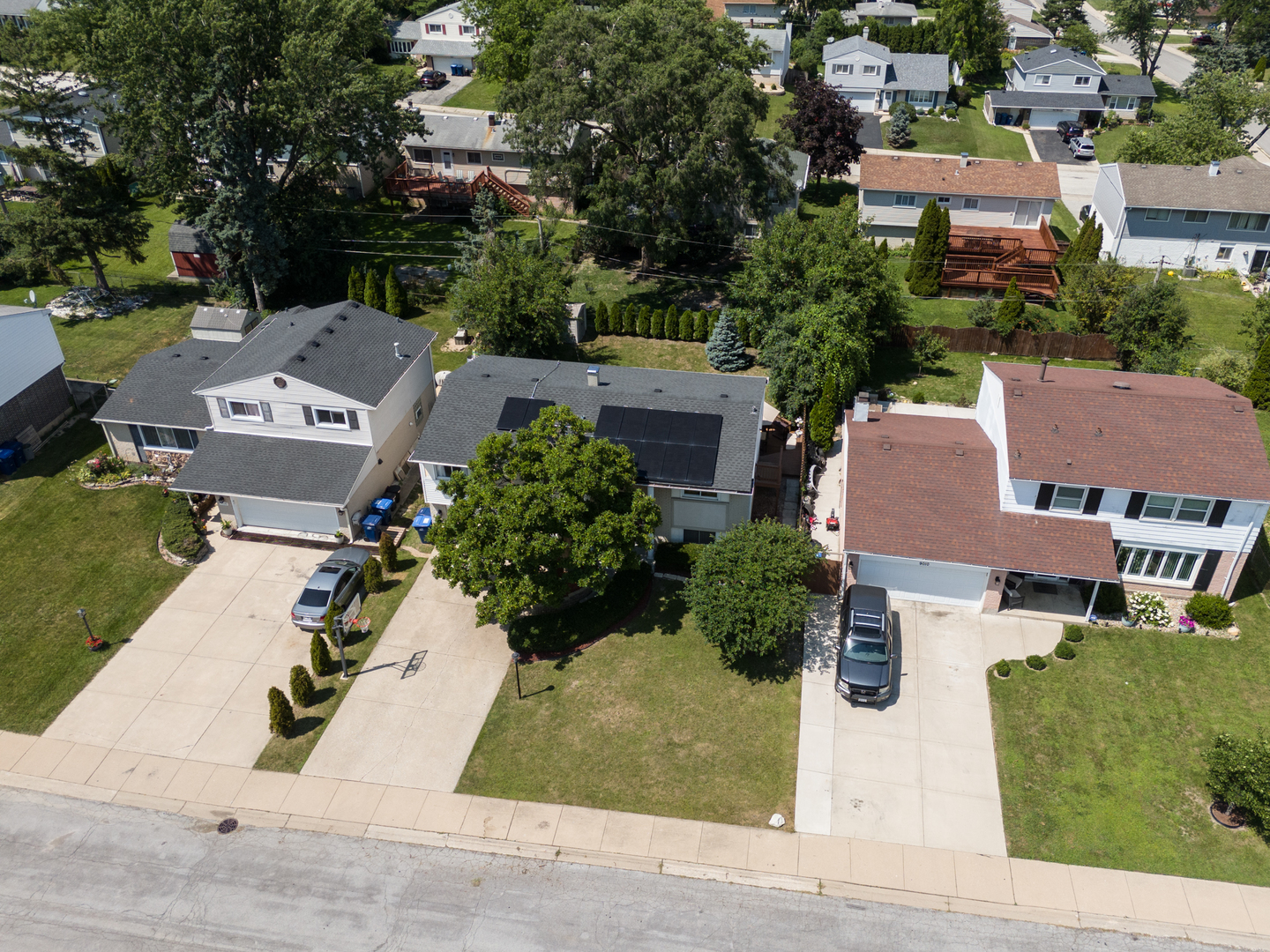 9020 Meadowview Drive Property Photo 3