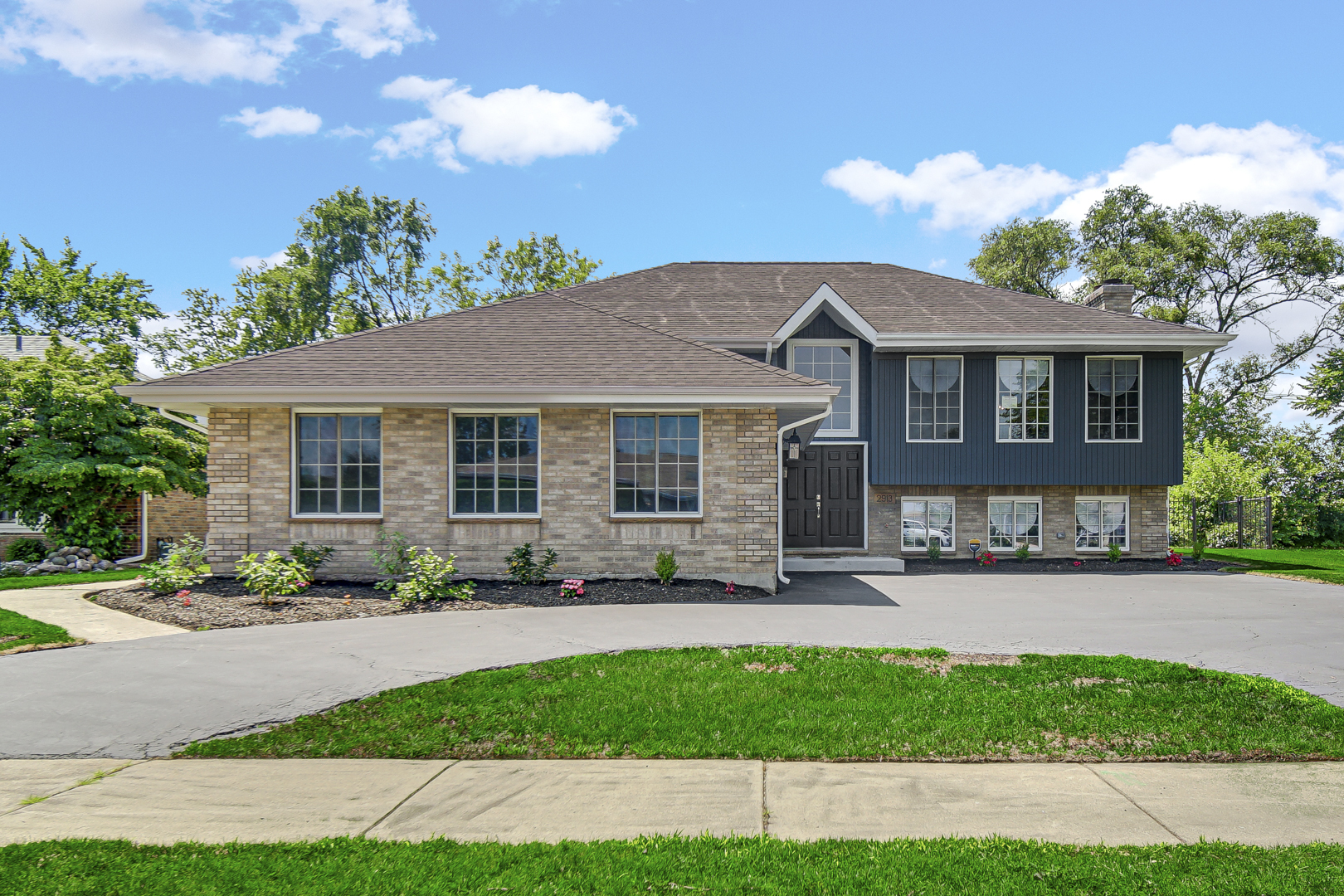2913 201st Place Property Photo 2