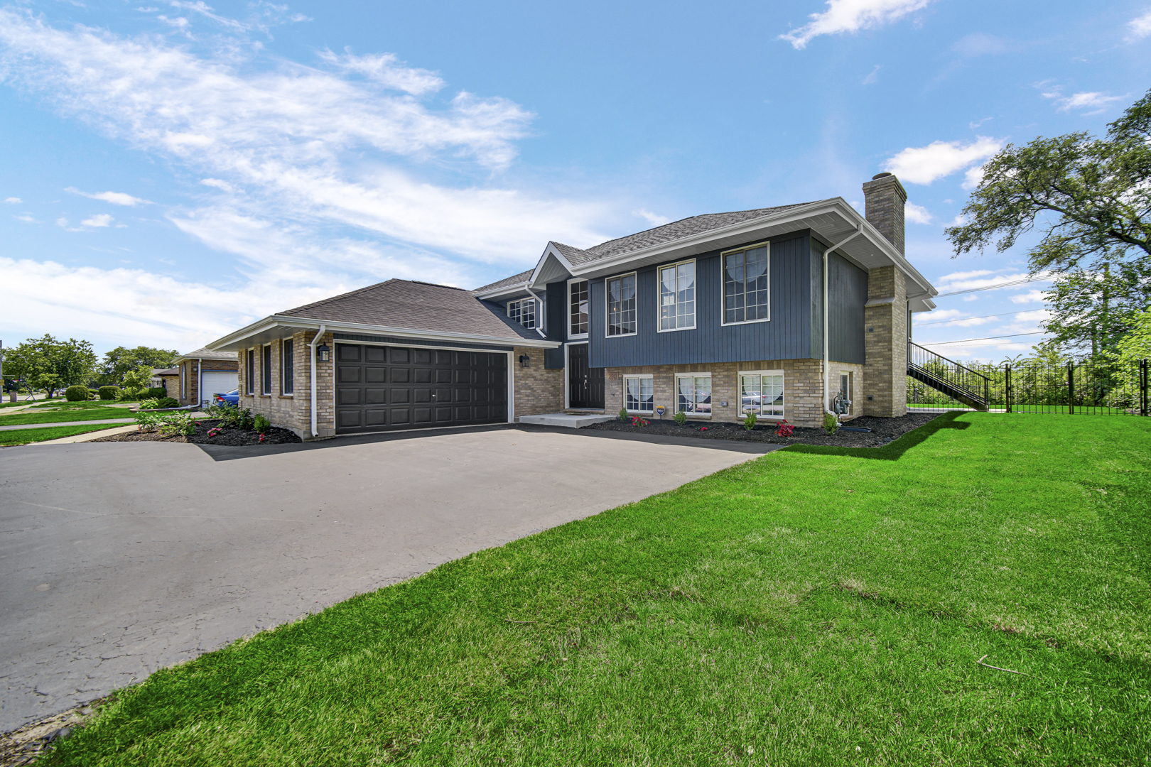 2913 201st Place Property Photo 3