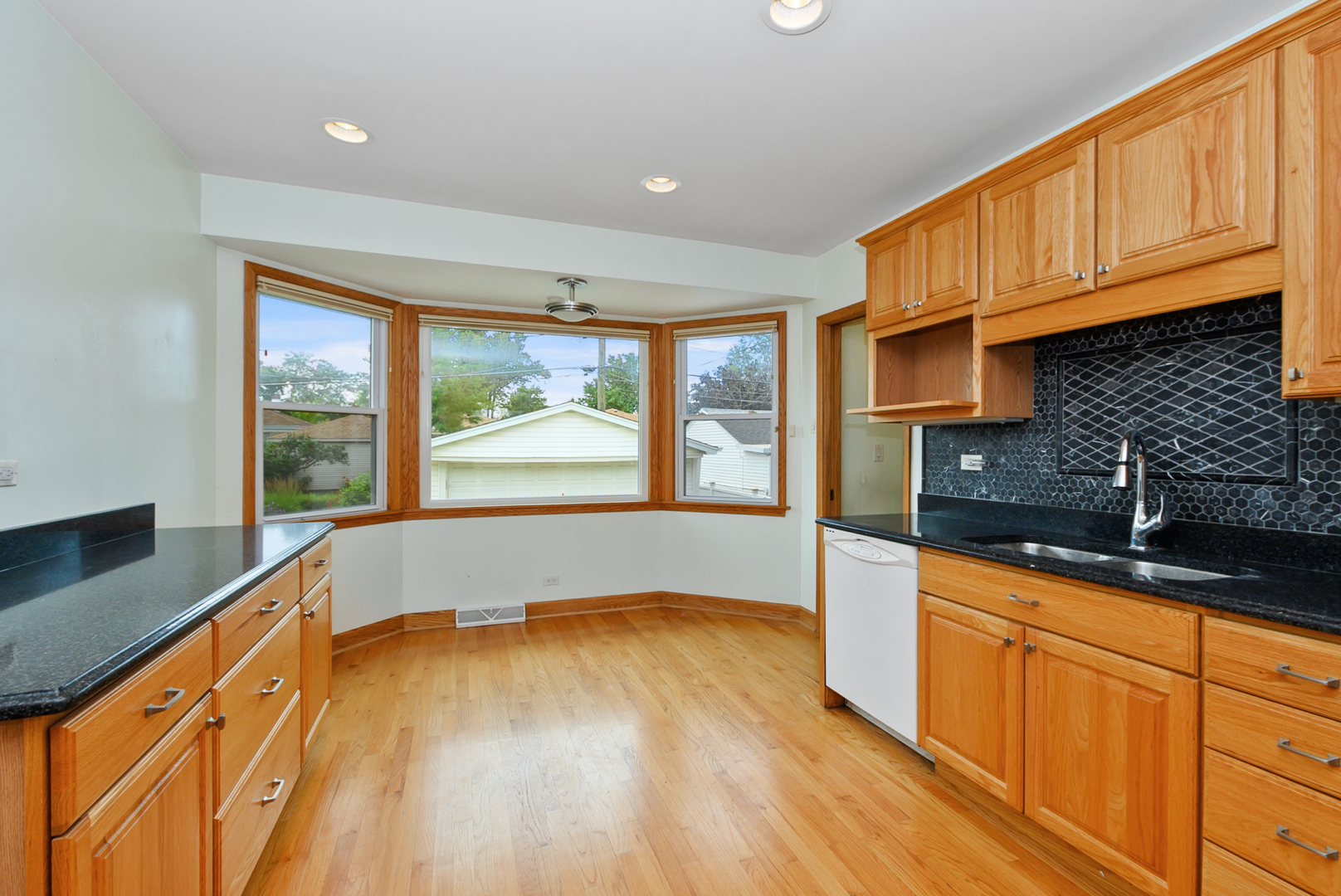 1606 Kensington Avenue Property Photo 7