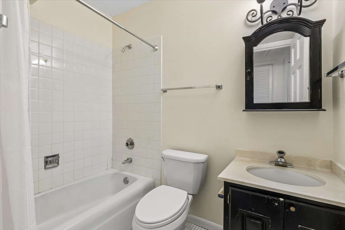 925 Spring Hill Drive 102 Property Photo 20
