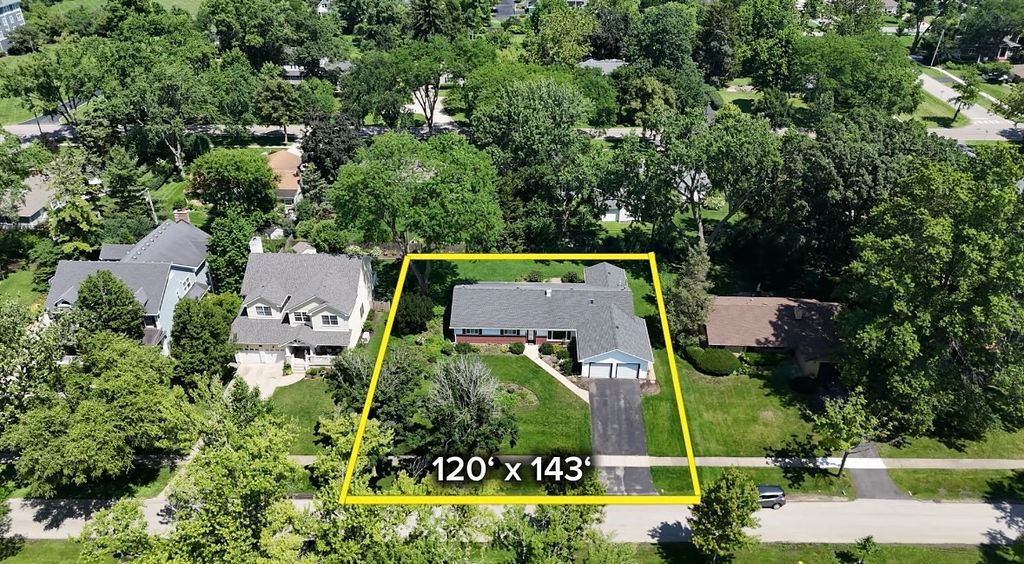 325 E Hawthorne Boulevard Property Photo 1