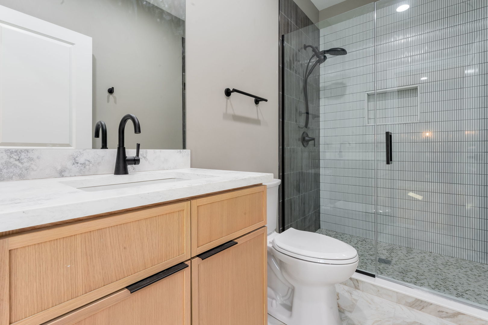 6410 S Vernon Avenue 1 Property Photo 17