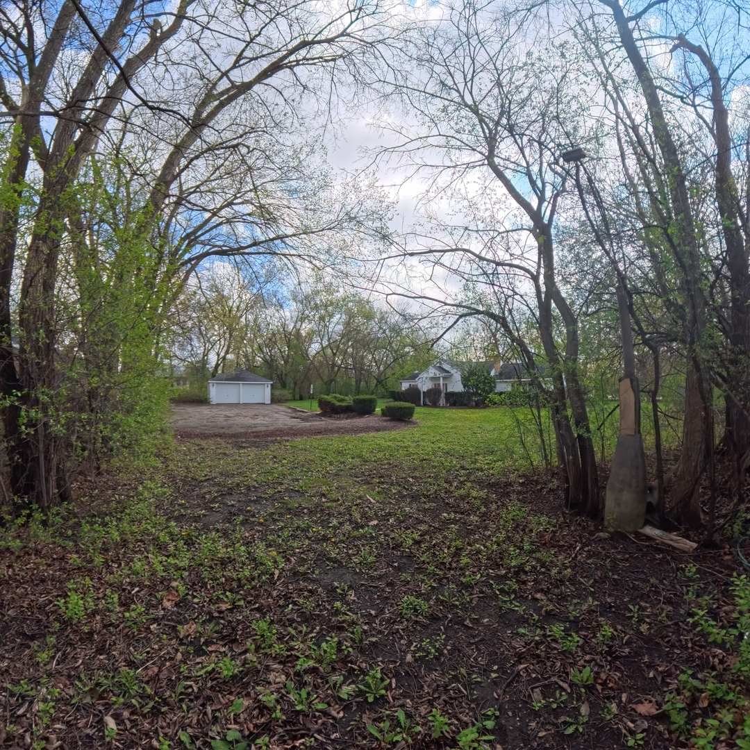 805 E Palatine Road Property Photo 5