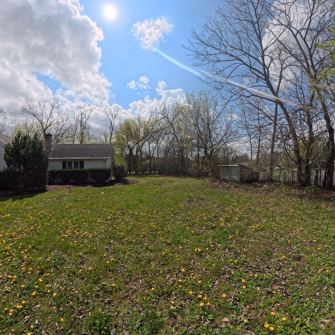 805 E Palatine Road Property Photo 6