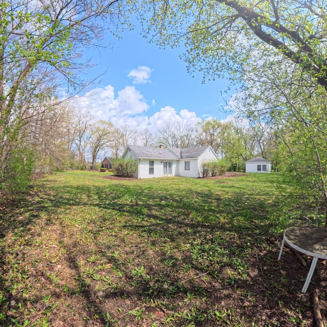 805 E Palatine Road Property Photo 8