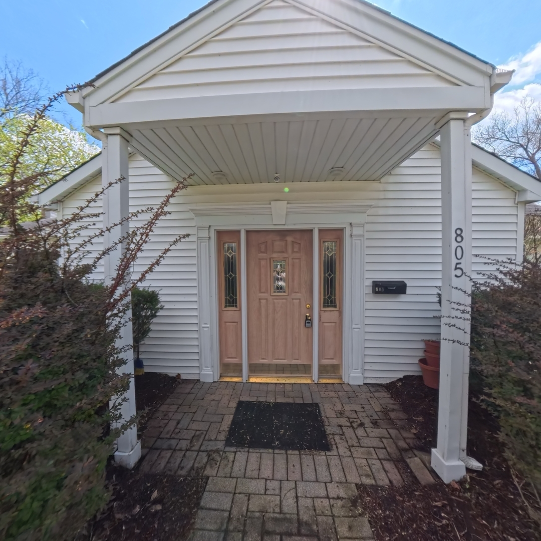 805 E Palatine Road Property Photo 10