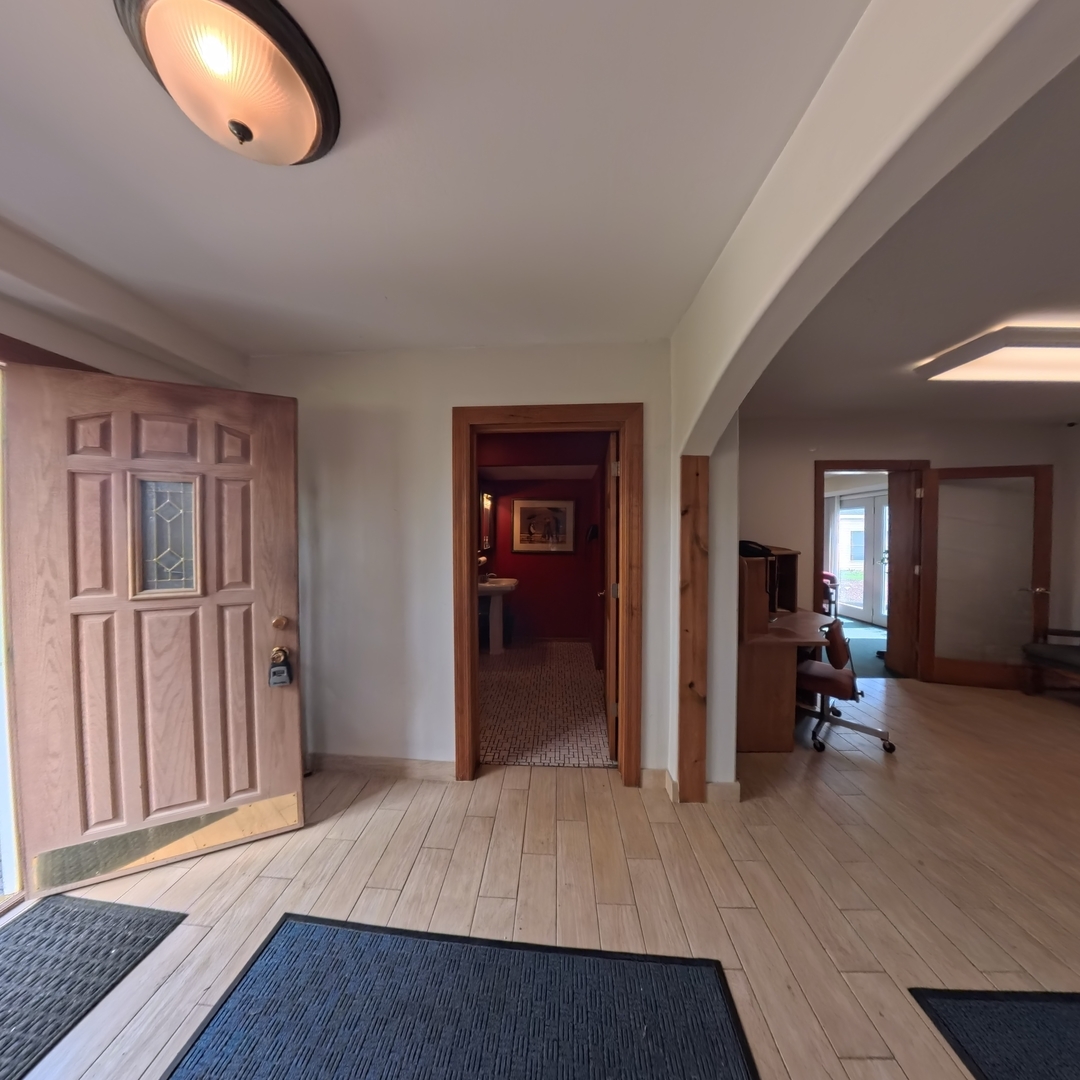 805 E Palatine Road Property Photo 12