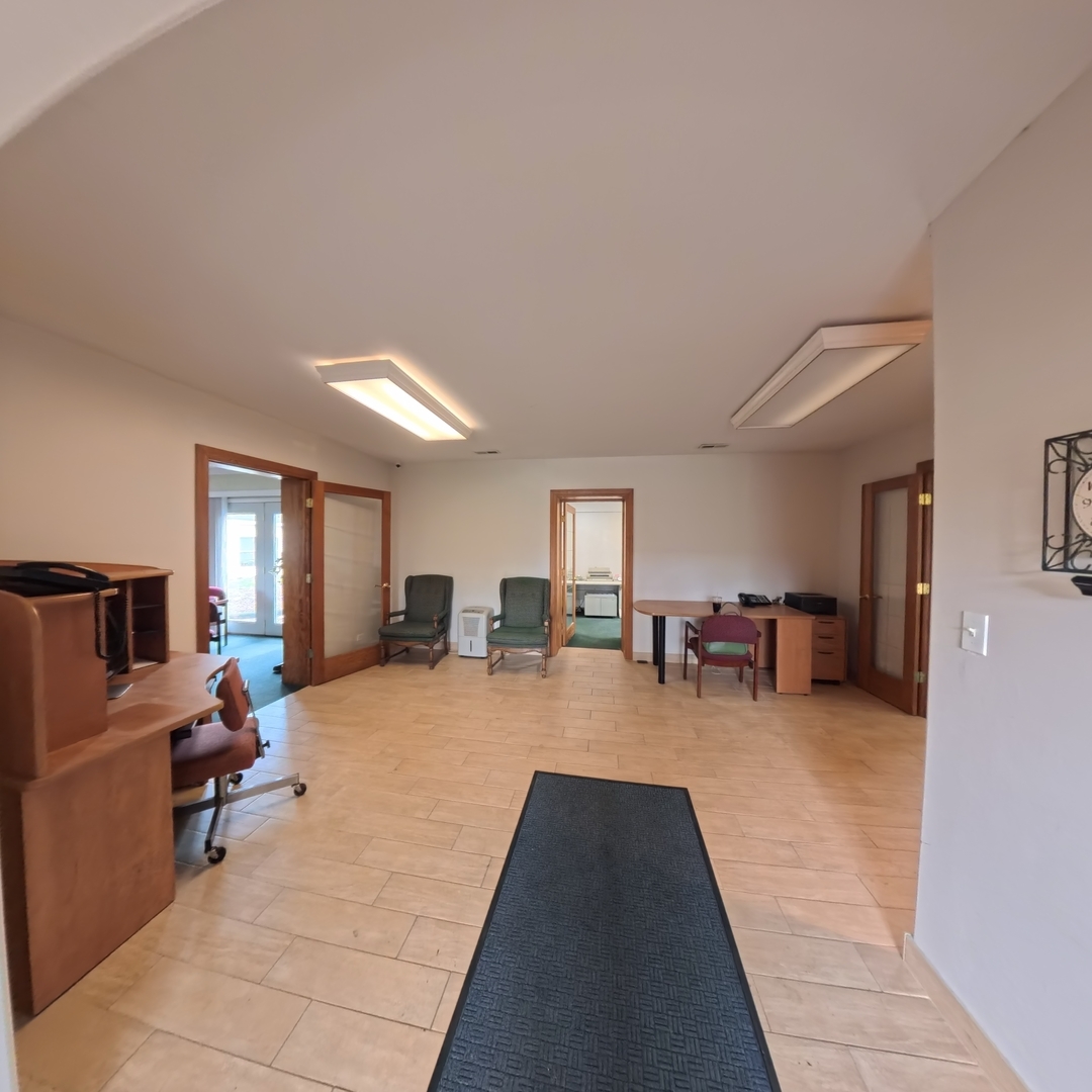 805 E Palatine Road Property Photo 15