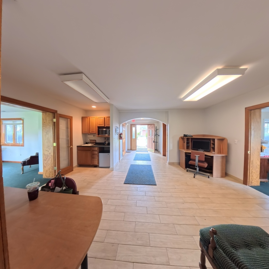 805 E Palatine Road Property Photo 16