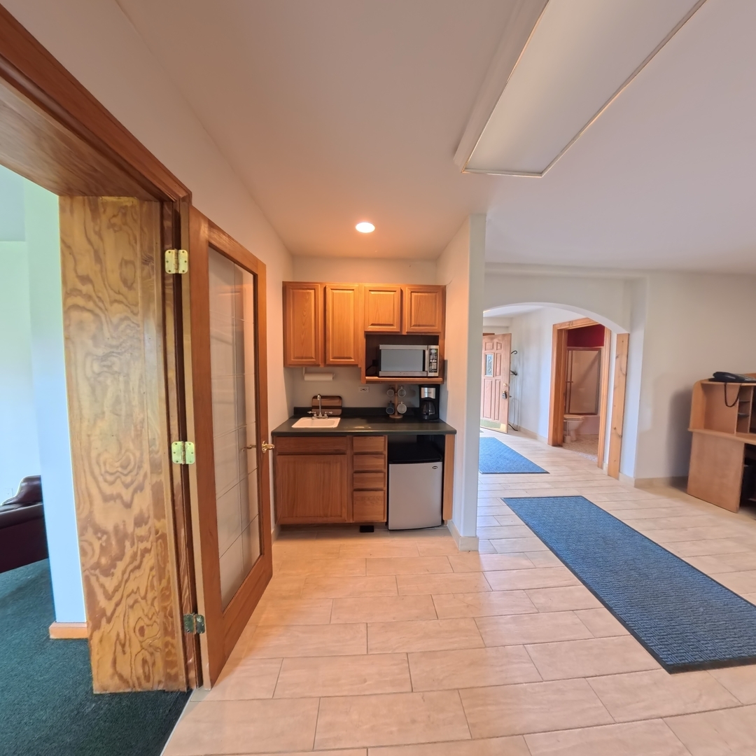805 E Palatine Road Property Photo 18