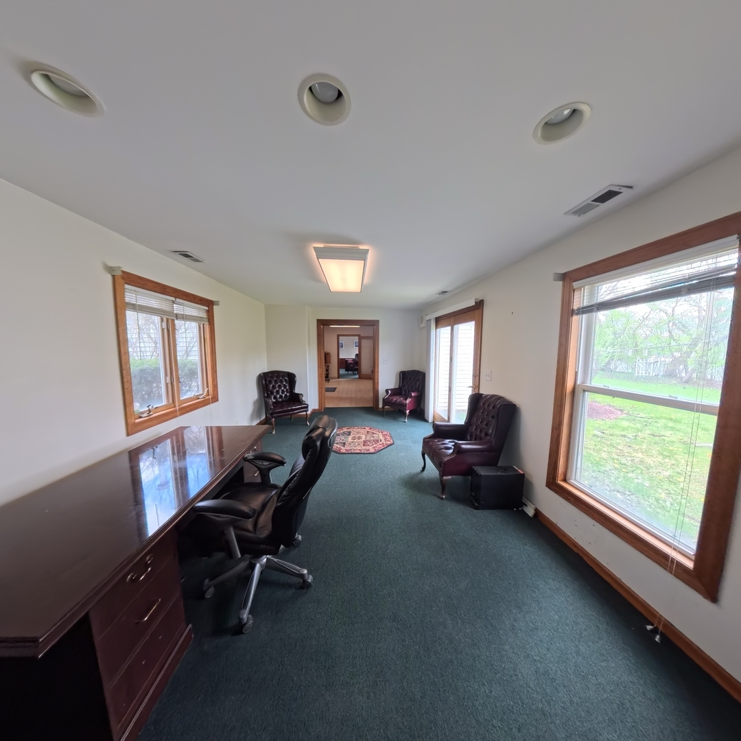 805 E Palatine Road Property Photo 20