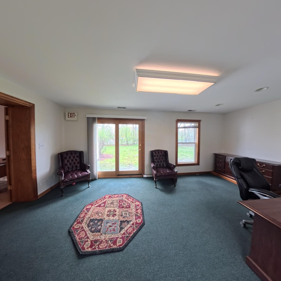 805 E Palatine Road Property Photo 21