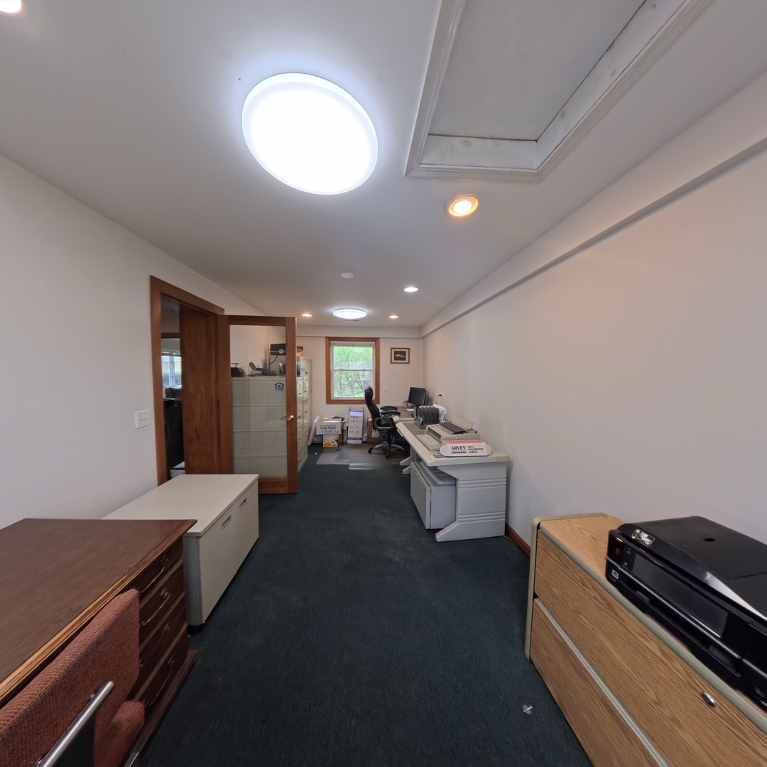 805 E Palatine Road Property Photo 23