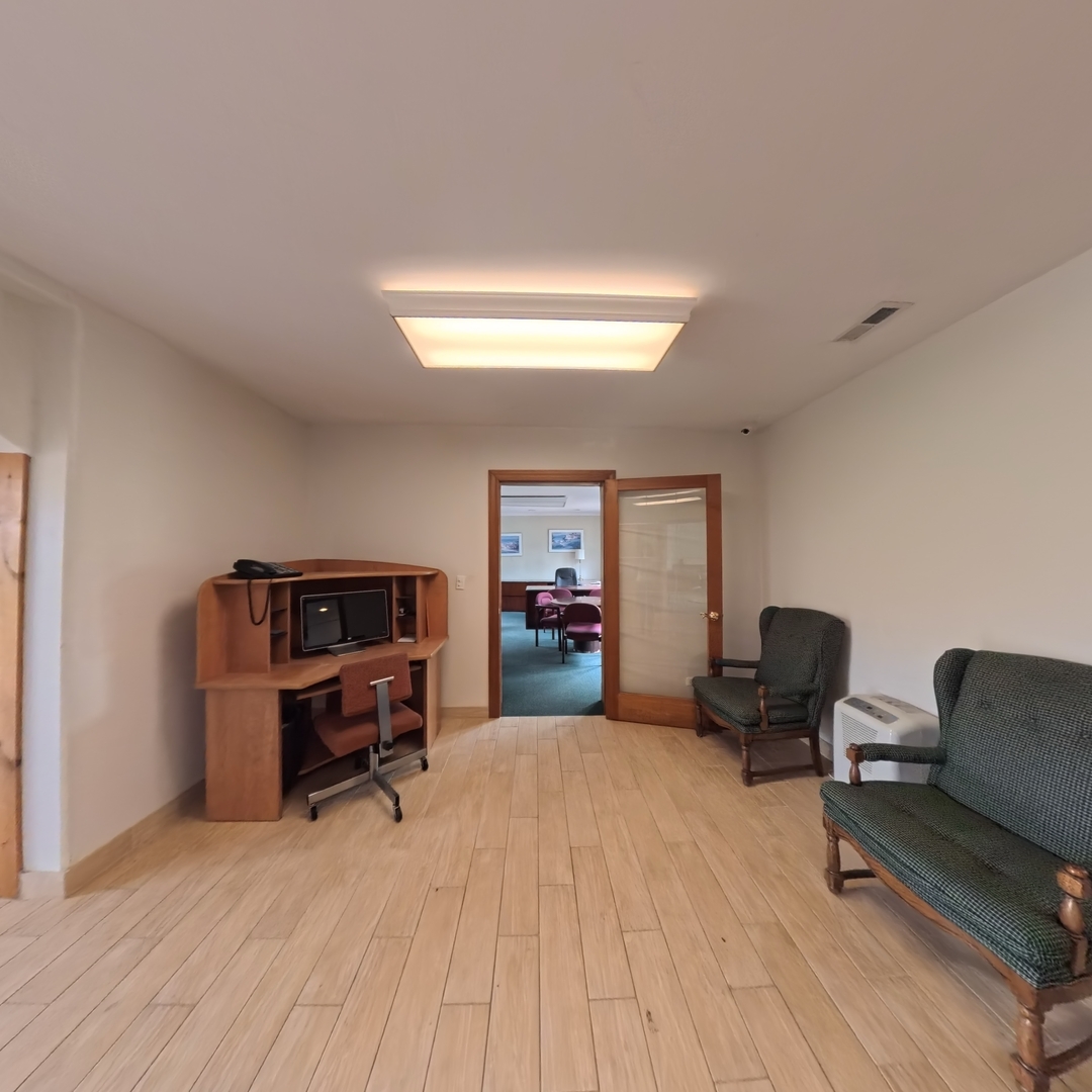805 E Palatine Road Property Photo 25