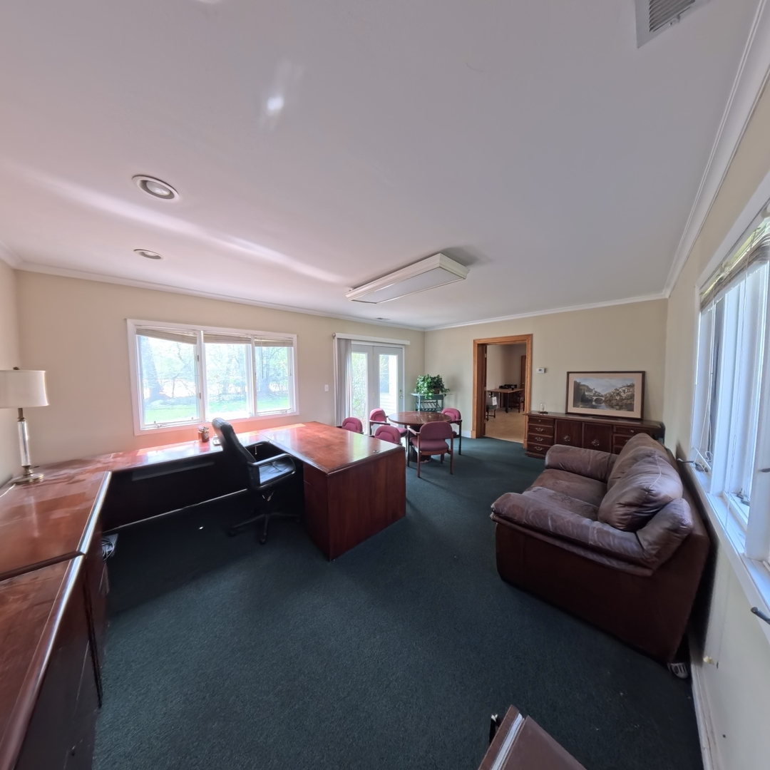 805 E Palatine Road Property Photo 28