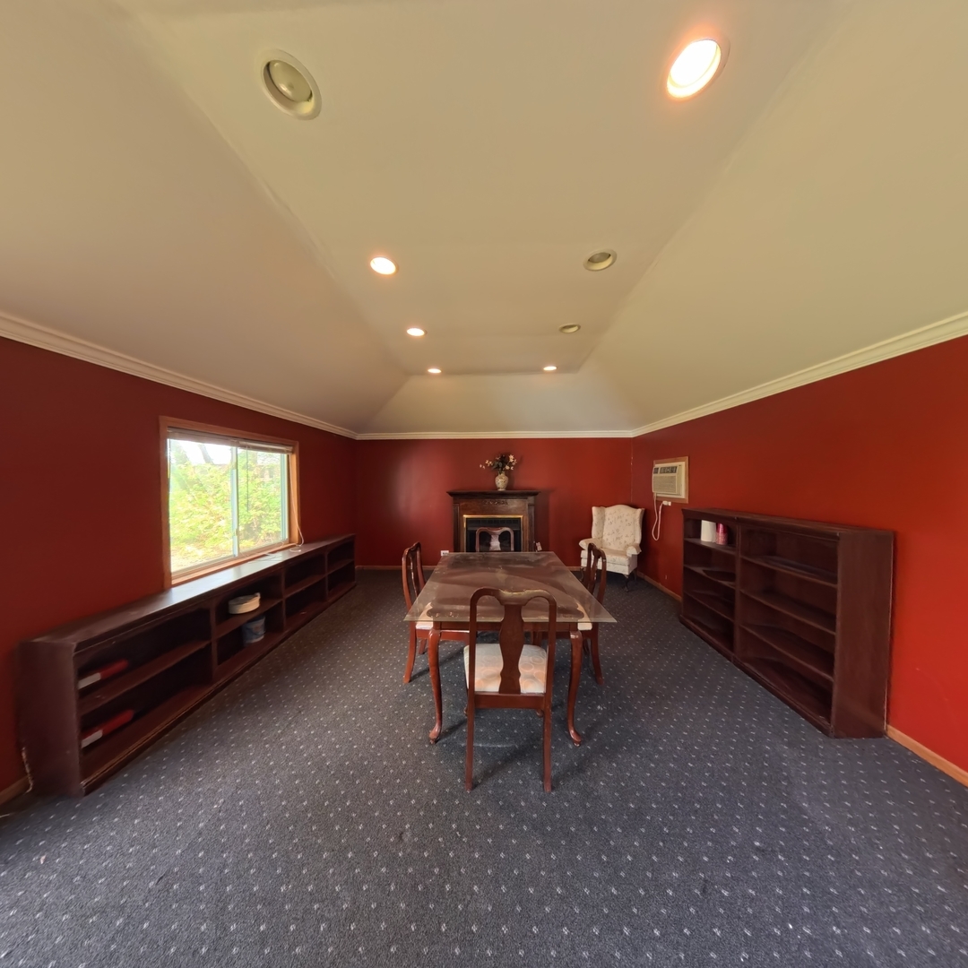 805 E Palatine Road Property Photo 32