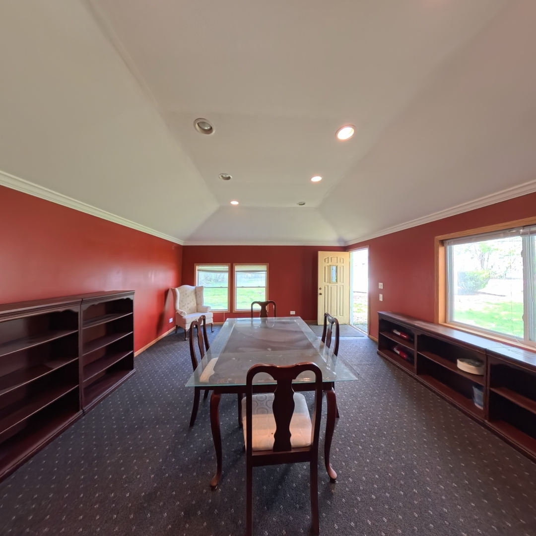 805 E Palatine Road Property Photo 34
