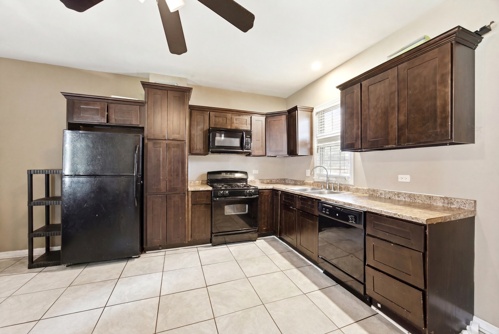 344 N Worth Avenue Property Photo 12