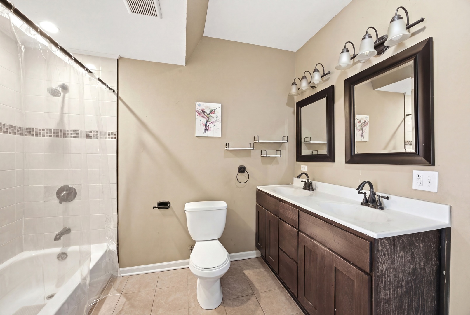 344 N Worth Avenue Property Photo 15