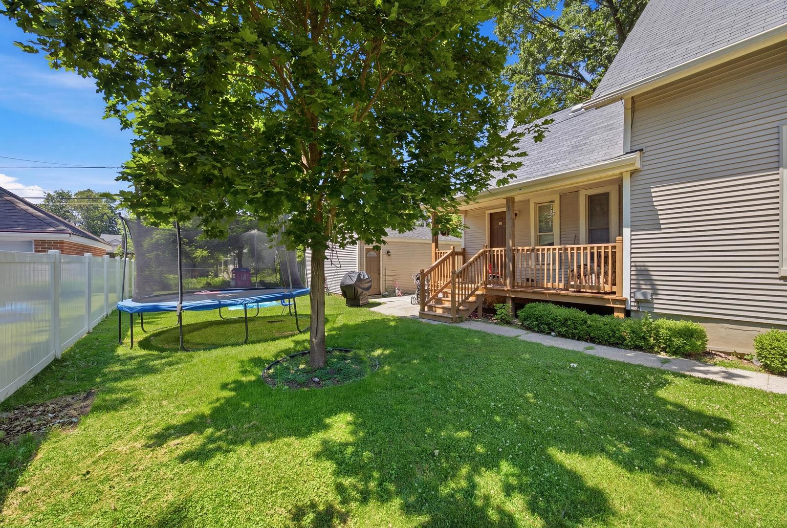 344 N Worth Avenue Property Photo 25