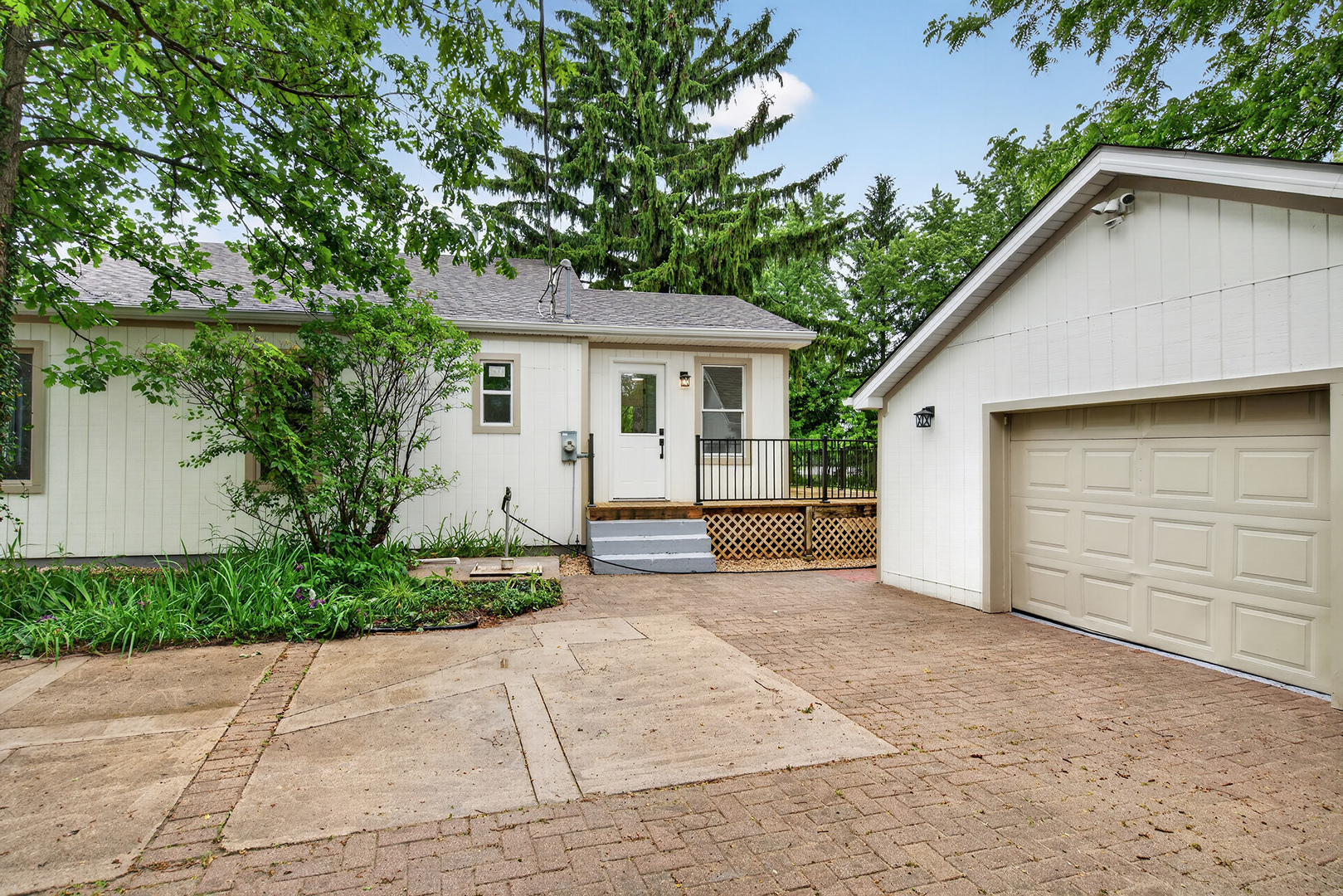 33 Valewood Road Property Photo 3